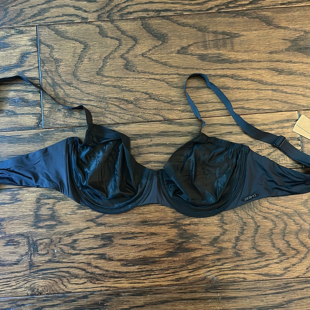 NWT SKIMS NO SHOW MOLDED UNLINED DEMI BRA